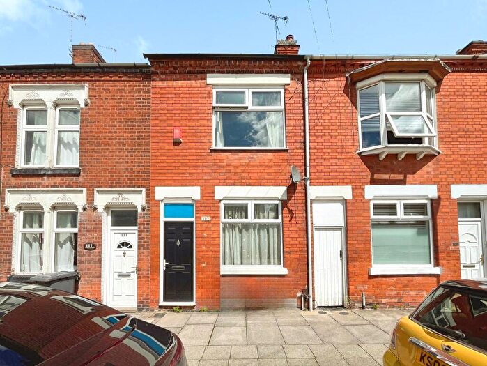 2 Bedroom Terraced House For Sale In Wordsworth Road, Knighton Fields, Leicester, LE2