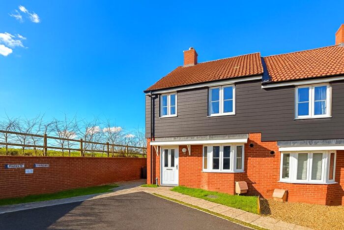 3 Bedroom End Of Terrace House To Rent In Ainsworth Drive, Felsted, Dunmow, Essex, CM6
