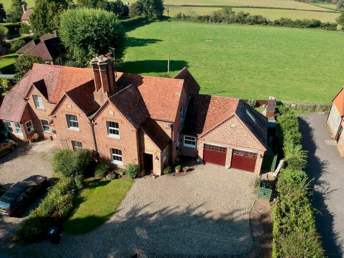 3 Bedroom Semi-Detached House For Sale In The Street, Aldermaston, RG7