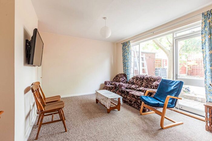 2 Bedroom Property To Rent In Upper Tulse Hill, Brixton Hill, London, SW2