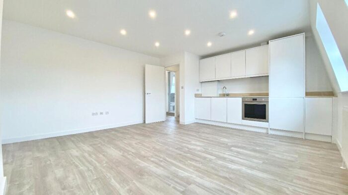 2 Bedroom Apartment To Rent In Fortune Green Road, London, NW6