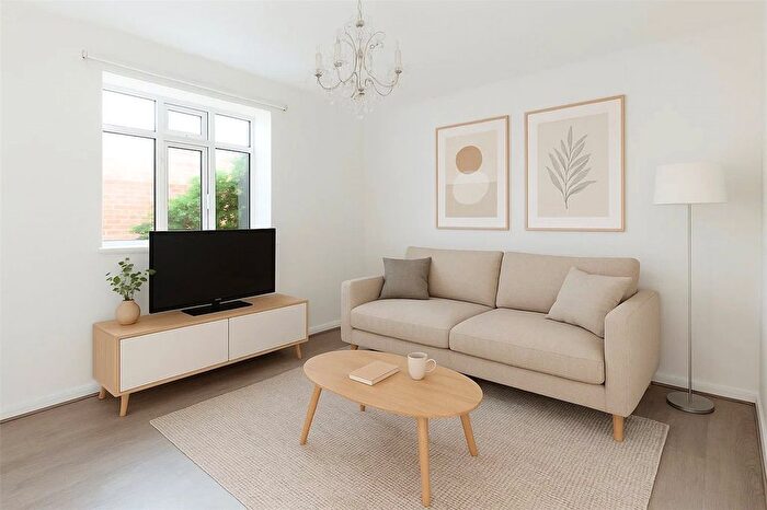 1 Bedroom Flat To Rent In Keswick Road, London, SW15