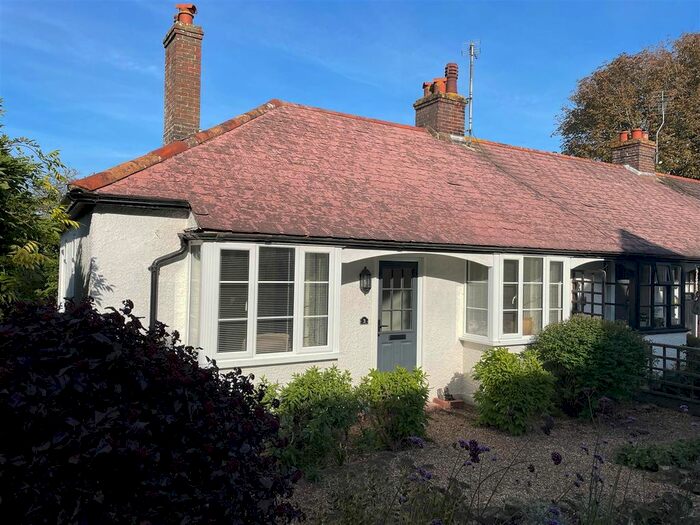 2 Bedroom Bungalow For Sale In Higham Road, Winchelsea, TN36