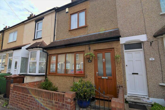 3 Bedroom End Of Terrace House To Rent In Belmont Road, Grays, RM17