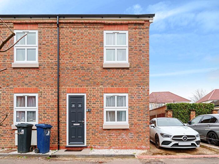 3 Bedroom Property To Rent In Bulls Bridge Road, Southall, Middlesex, UB2