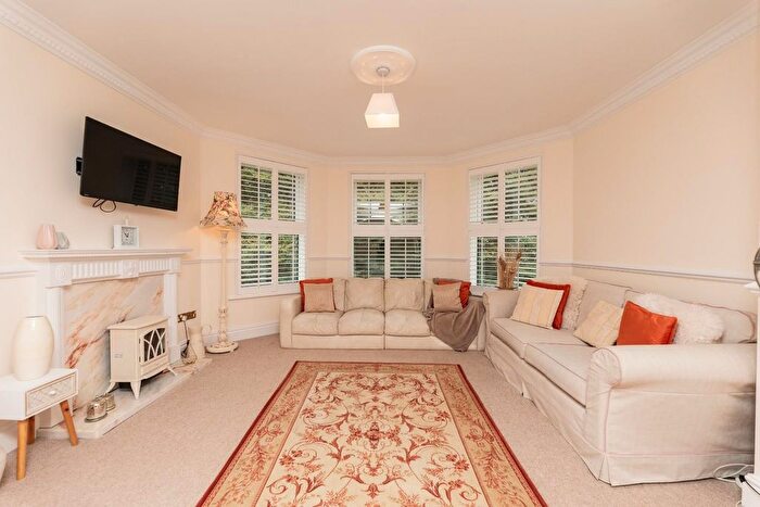 2 Bedroom Flat For Sale In Red House, Wentbridge, West Yorkshire, WF8