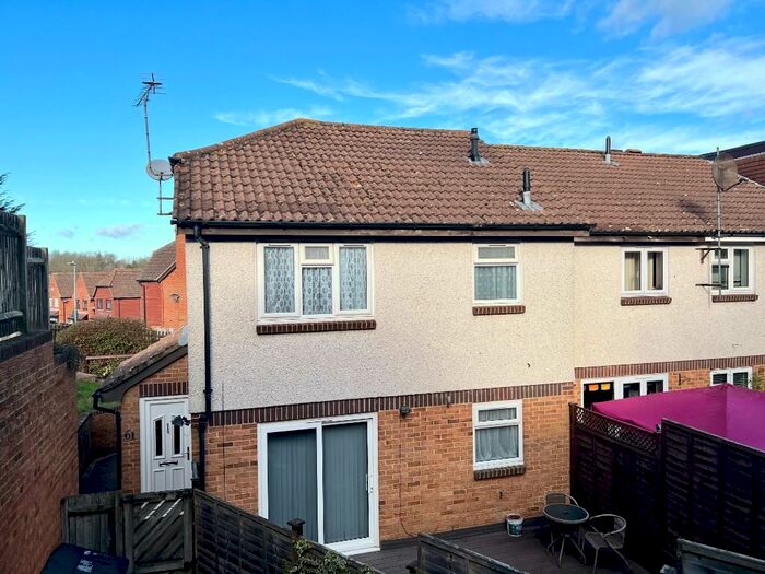 1 Bedroom Town House To Rent In Gorham Drive, Maidstone, Kent, ME15