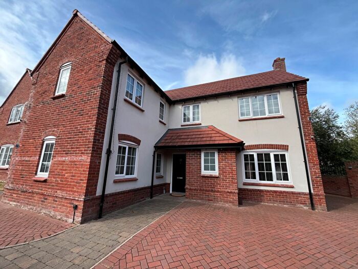 5 Bedroom Property To Rent In Old Farm Drive, Birmingham, B37