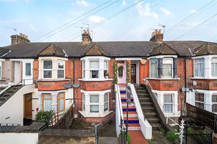 2 Bedroom Maisonette For Sale In Riverdale Road, Erith, DA8