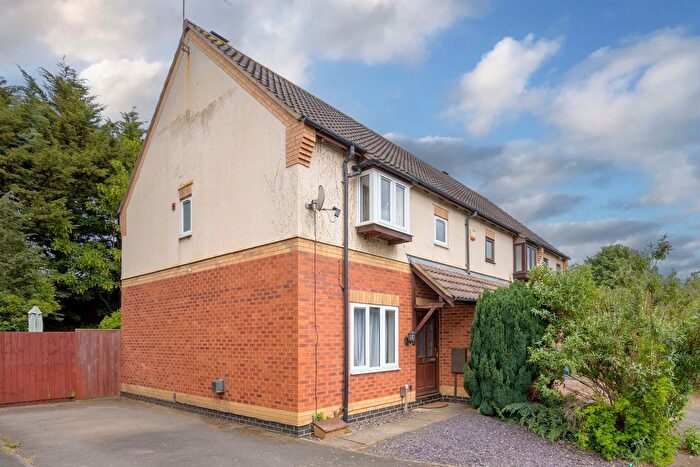 3 Bedroom Semi-Detached House For Sale In Ladybower Close, Kettering, NN16