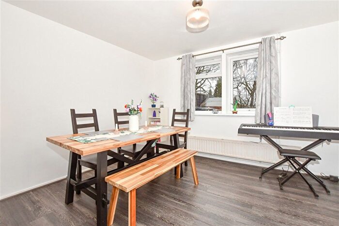 3 Bedroom Terraced House For Sale In Cheshire Road, Maidstone, Kent, ME15