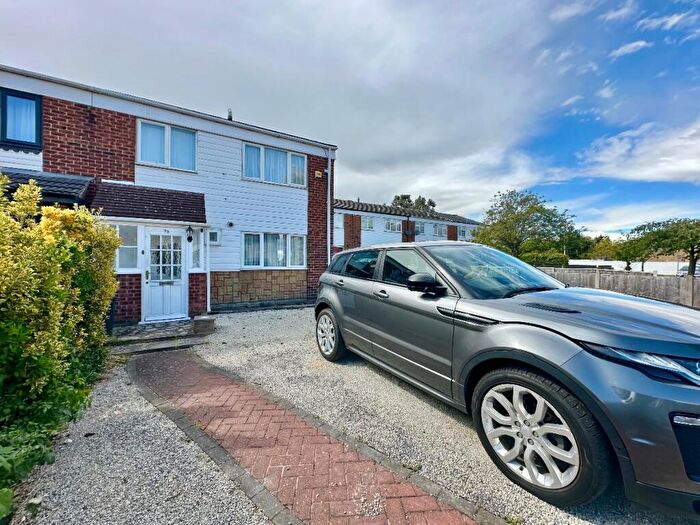 3 Bedroom End Of Terrace House For Sale In Keats Avenue, Romford, RM3