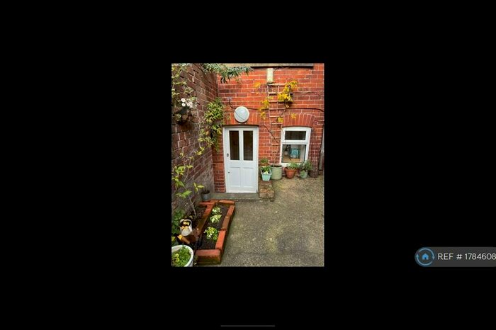 1 Bedroom Flat To Rent In York Road, Guildford, GU1