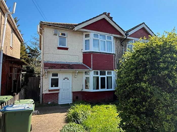 5 Bedroom Semi-Detached House To Rent In Pansy Road, Southampton, Hampshire, SO16