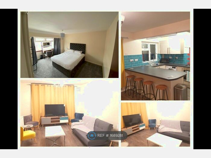 3 Bedroom Detached House To Rent In Langford Avenue, Birmingham, B43