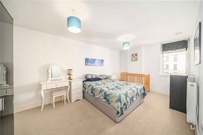 2 Bedroom Flat For Sale In Norway Street, Greenwich, SE10