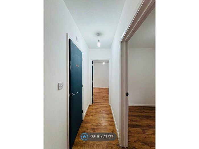 1 Bedroom Flat To Rent In Easton Street, High Wycombe, HP11