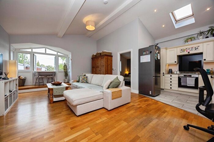 1 Bedroom Maisonette For Sale In Church View Close, Elstead, Godalming, GU8