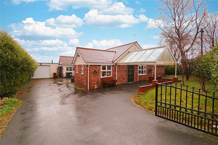 4 Bedroom Bungalow For Sale In Old Hall Lane, Mottram, Hyde, Greater Manchester, SK14