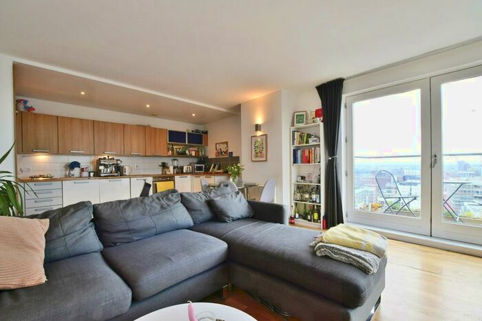 2 Bedroom Apartment To Rent In Skyline Central, Goulden Street, Manchester, M4