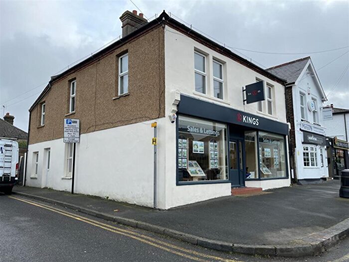 3 Bedroom Flat To Rent In Station Approach, Meopham, DA13