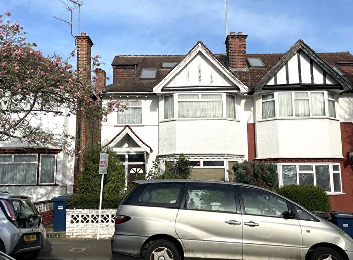 5 Bedroom Semi Detached House For Sale In Ambrose Avenue, Golders Green, NW11
