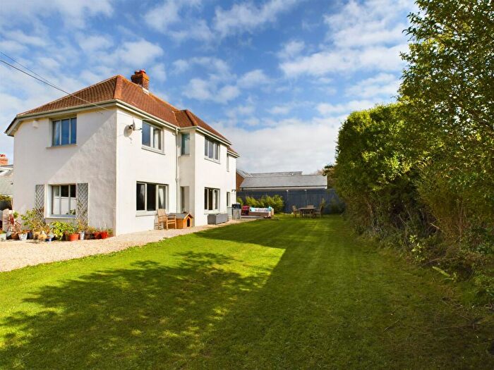 4 Bedroom Detached House For Sale In Combe Lane, Widemouth Bay, Bude, EX23