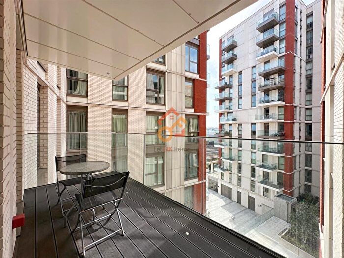 2 Bedroom Flat To Rent In Denver Building, Malthouse Road, London, SW11