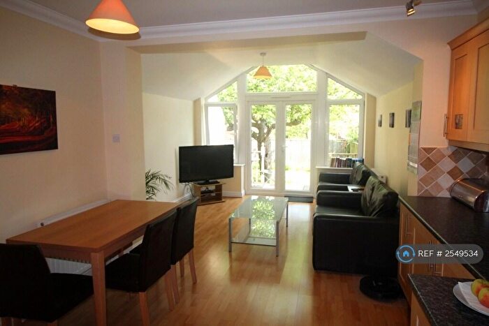 2 Bedroom Flat To Rent In Botley Road, Oxford, OX2