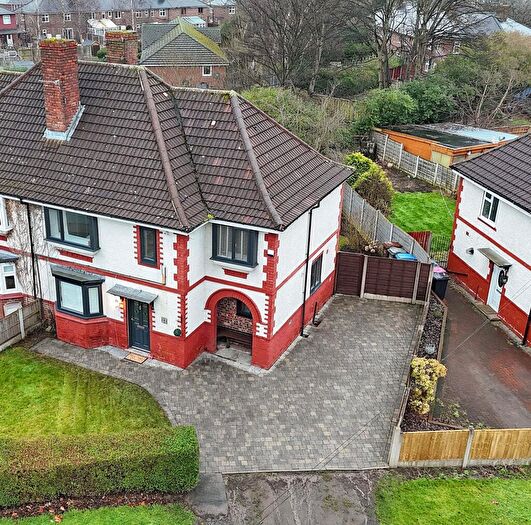 4 Bedroom Semi-Detached House For Sale In Beech Avenue, Irlam, M44