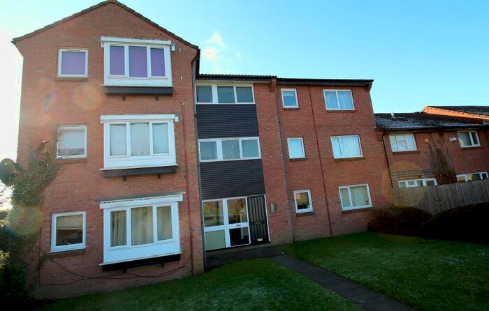 1 Bedroom Flat To Rent In St Peters Close, Cheltenham, Gloucestershire, GL51