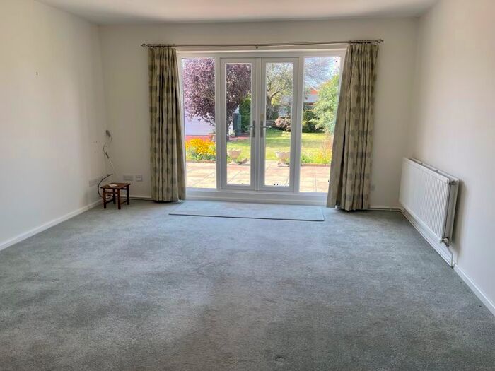 2 Bedroom Detached Bungalow For Sale In Chichester Avenue, Hayling