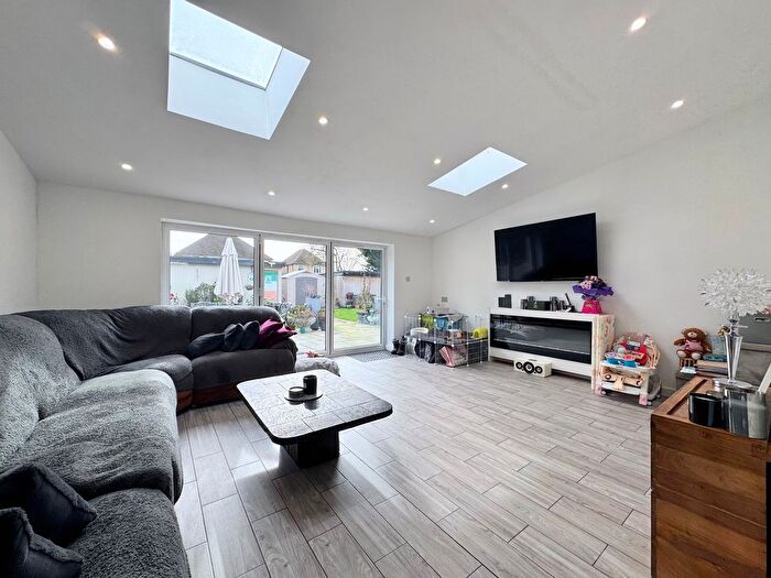 3 Bedroom Semi-Detached House For Sale In Golf Close, Bushey, WD23