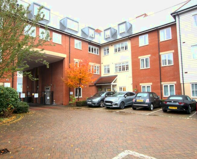 2 Bedroom Retirement Property To Rent In Ongar Road, Brentwood, Essex, CM15
