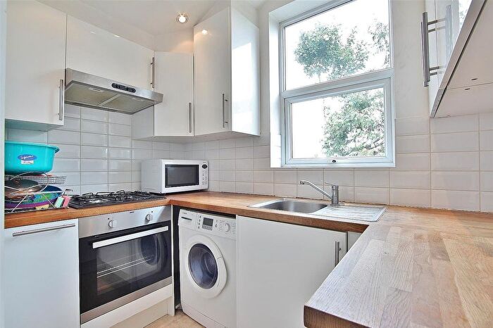 2 Bedroom Maisonette To Rent In Felix Road, London, W13