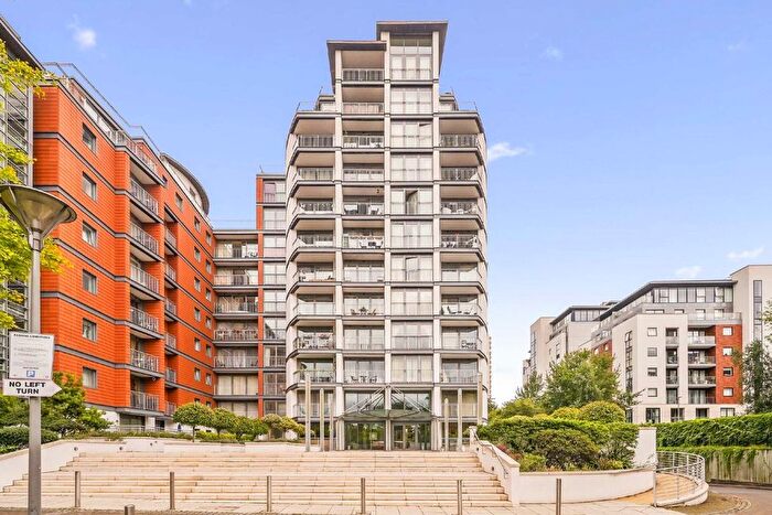 1 Bedroom Flat To Rent In Holland Gardens, Brentford, TW8