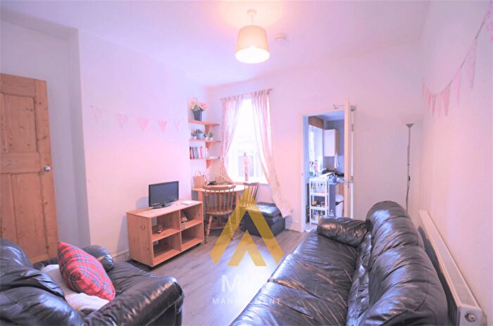 3 Bedroom Terraced House To Rent In Milner Road Selly Oak, B29