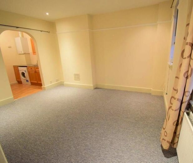 2 Bedroom Flat To Rent In Blackheath Road, Greenwich, London, SE10