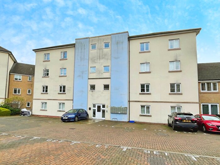 2 Bedroom Flat For Sale In Whistle Road, Mangotsfield, Bristol, Gloucestershire, BS16