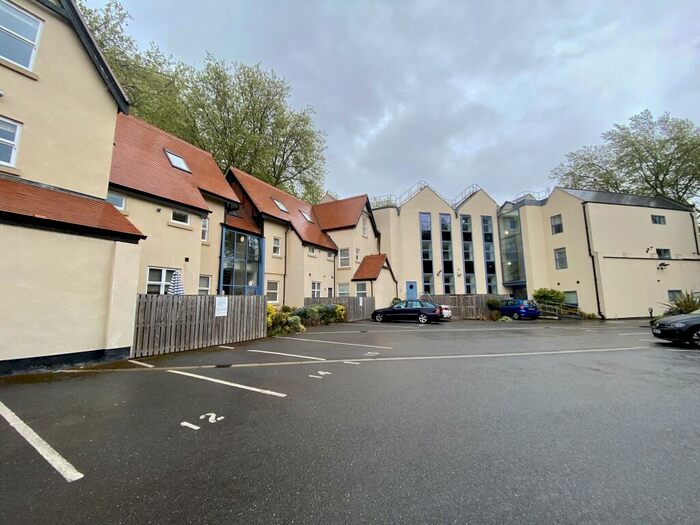 2 Bedroom Apartment To Rent In Castle Point, The Park Estate, NG7