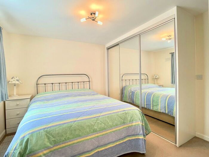 3 Bedroom Semi Detached House For Sale In Stone House Lane, Victoria