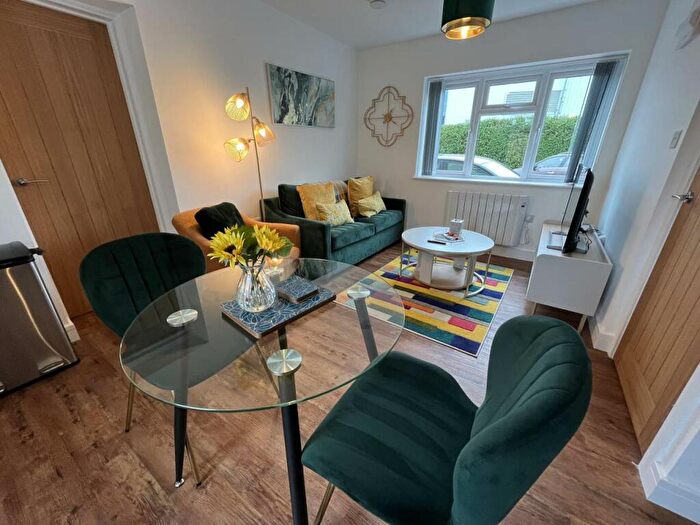 1 Bedroom Flat To Rent In Imber Road, Warmisnter, Wiltshire, BA12