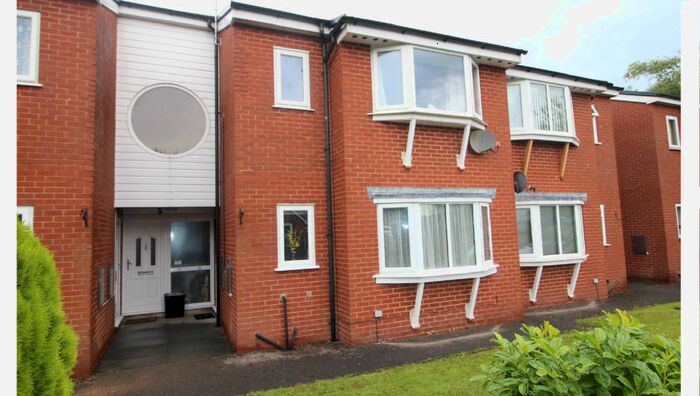 Flat To Rent In Waingate, Lancashire, PR2