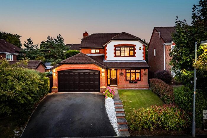 4 Bedroom Detached House For Sale In Waverton Close, Kingsmead, CW9