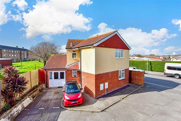 3 Bedroom Detached House For Sale In Henderson Road, Southsea, Hampshire, PO4