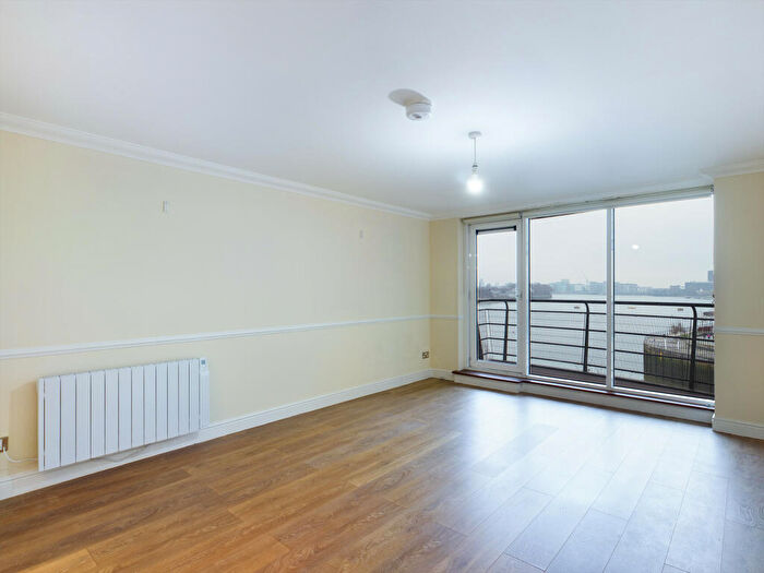 3 Bedroom Apartment To Rent In Greenfell Mansions, Glaisher Street, London, SE8