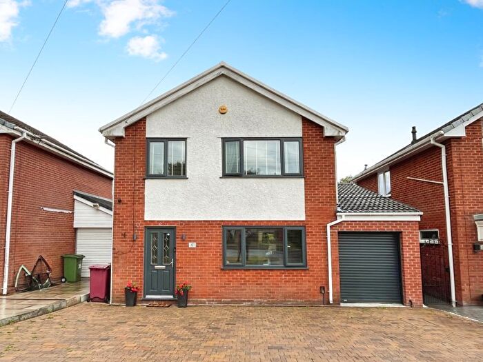 3 Bedroom Detached House For Sale In Quakerfields, Westhoughton, BL5