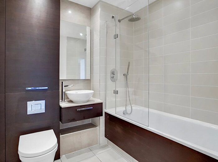 1 Bedroom Flat To Rent In Great Eastern Road, London, E15