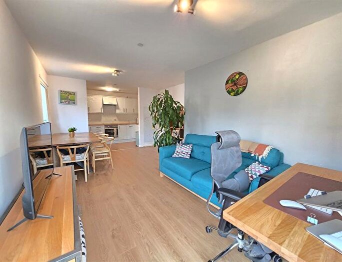 2 Bedroom Flat For Sale In Deansgate Lane, Timperley, WA14
