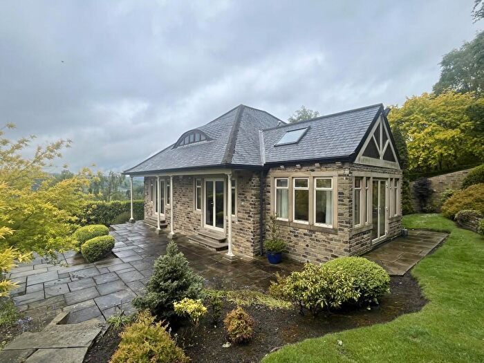 3 Bedroom Bungalow To Rent In The Bungalow, Peasacre, Micklethwaite, BD16